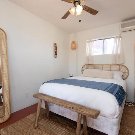 Renovated Lodge - Room 2 With Pool Access Joshua Tree Eksteriør bilde