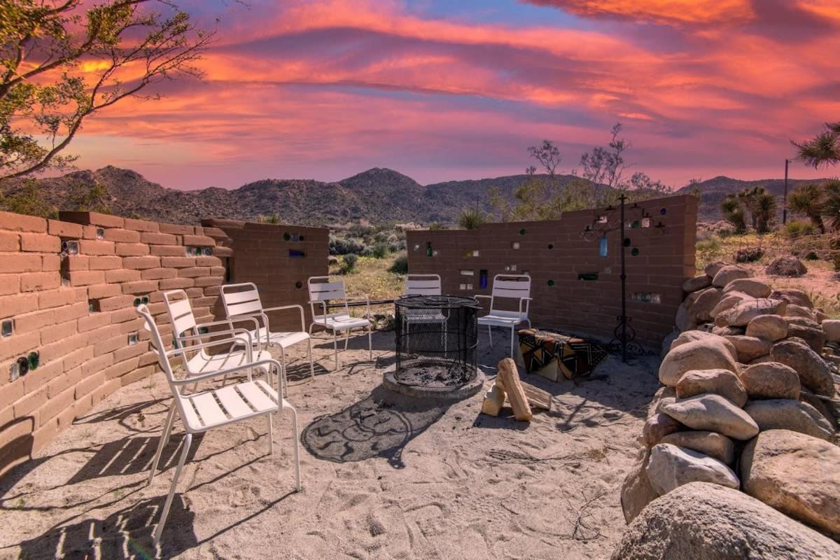 Renovated Lodge - Room 2 With Pool Access Joshua Tree Eksteriør bilde