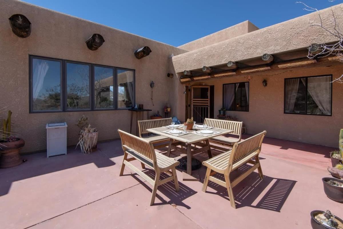 Renovated Lodge - Room 2 With Pool Access Joshua Tree Eksteriør bilde